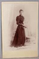 CABINET PHOTO OF VICTORIAN WOMAN