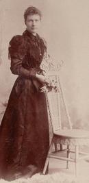 CABINET PHOTO OF VICTORIAN WOMAN