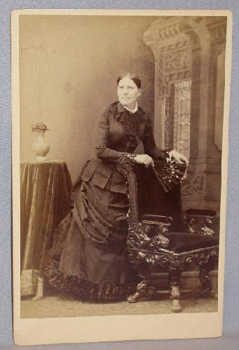 CABINET PHOTO OF VICTORIAN WOMAN HOLDING A FAN