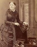 CABINET PHOTO OF VICTORIAN WOMAN HOLDING A FAN
