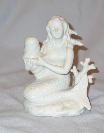 MERMAID FIGURINE THIMBLE HOLDER