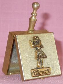 VINTAGE HAWAIIANA - PERSONAL ASHTRAY