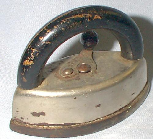 CHILDREN'S TOY IRON