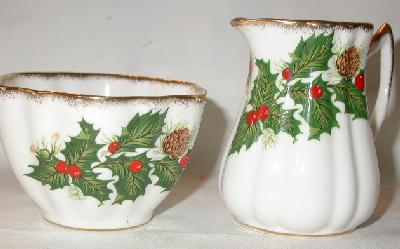 CHRISTMAS CREAM & SUGAR SET