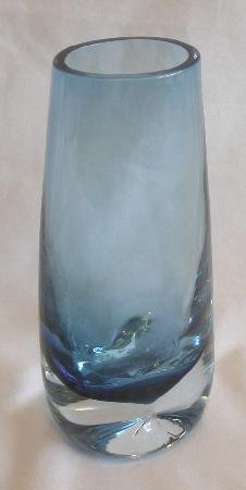 BEAUTIFUL BLUE CASED GLASS VASE