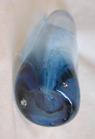 BEAUTIFUL BLUE CASED GLASS VASE