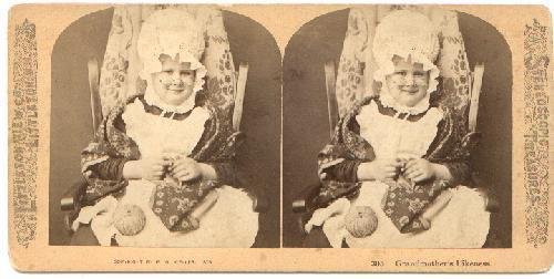 VERY CUTE STEREOVIEW - LOOKS LIKE GRANDMA TO ME