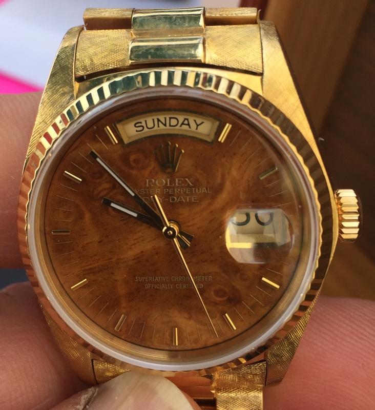 BEAUTIFUL MAN'S 18K GOLD PRESIDENTIAL ROLEX WITH DAY/DATE