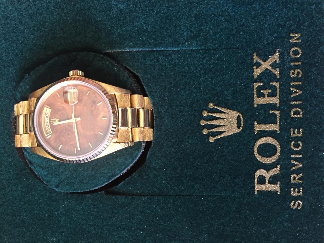 BEAUTIFUL MAN'S 18K GOLD PRESIDENTIAL ROLEX WITH DAY/DATE