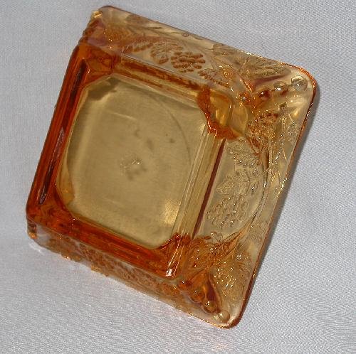 WESTMORLAND GLASS GRAPE PATTERN ASHTRAY