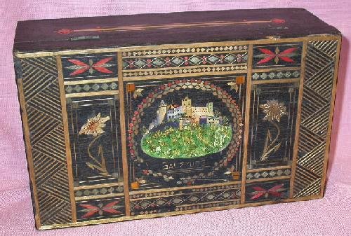 OUTSTANDING INLAID STRAW DECORATED BOX FROM AUSTRIA