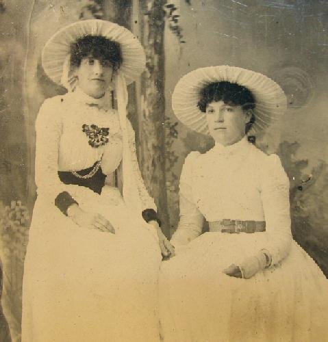 SISTERS?? - 1870s TINTYPE PHOTOGRAPH