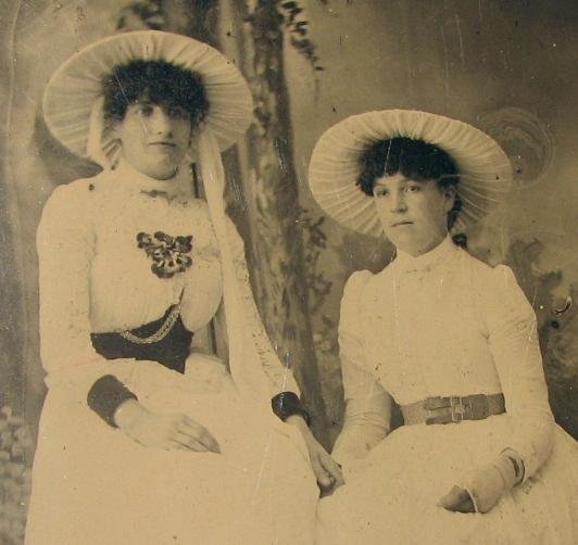 SISTERS?? - 1870s TINTYPE PHOTOGRAPH