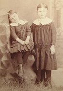 CABINET PHOTO OF VICTORIAN SISTERS