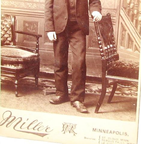 HANDSOME YOUNG VICTORIAN MAN
