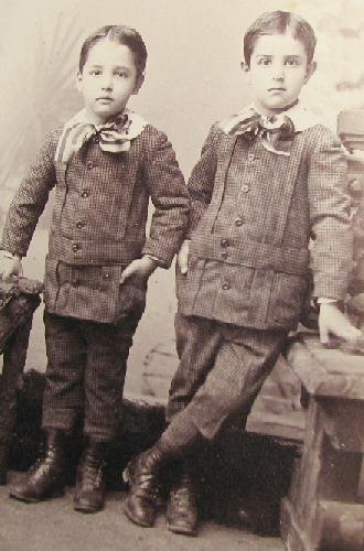 TWINS BOYS? - VICTORIAN CABINET PHOTO