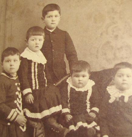 GREAT CABINET PHOTO - FIVE VICTORIAN CHILDREN!