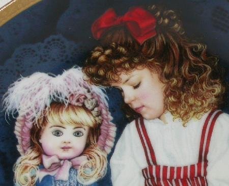 ANTIQUE DOLL COLLECTOR PLATE