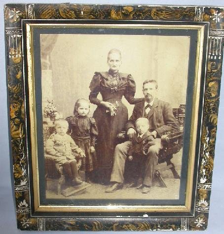 LARGE FAMILY PHOTOGRAPH IN GREAT VICTORIAN FRAME!!