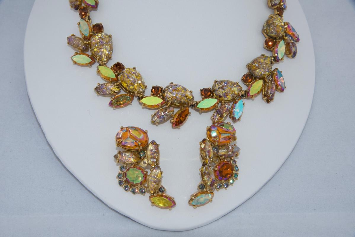 BEAUTIFUL VINTAGE SCHIAPARELLI NECKLACE AND EARRING SET
