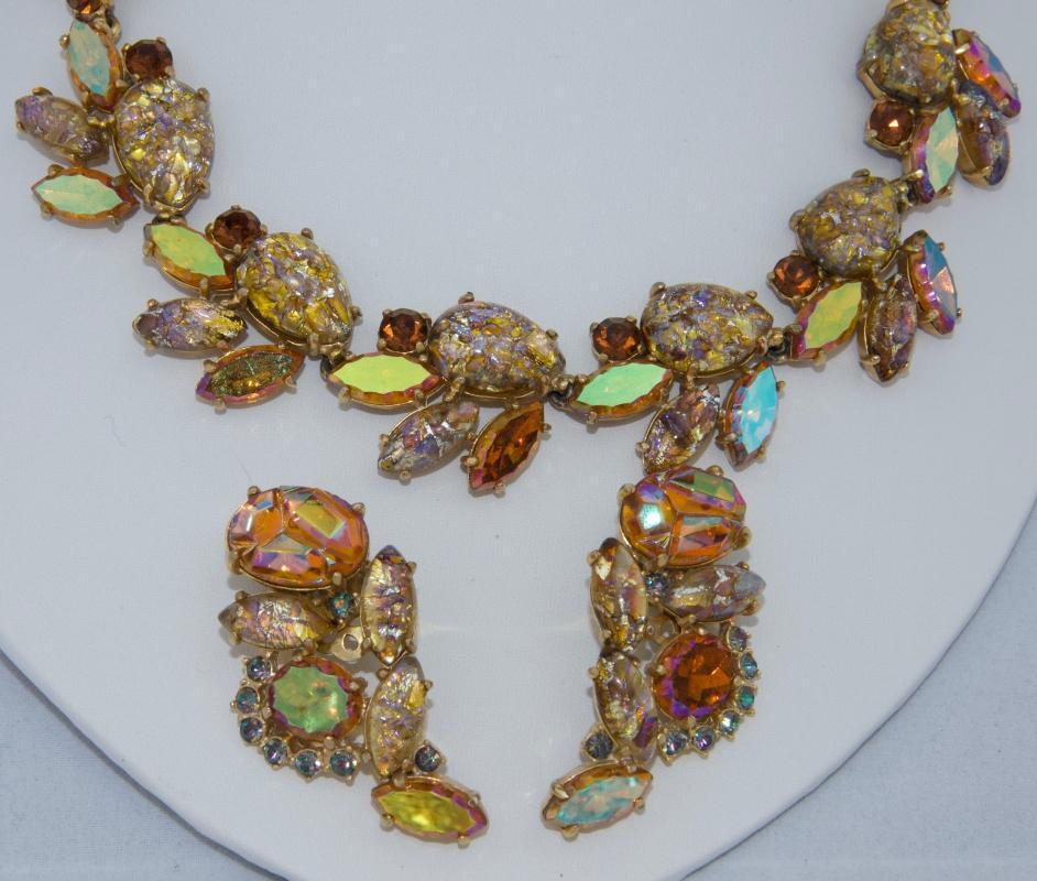 BEAUTIFUL VINTAGE SCHIAPARELLI NECKLACE AND EARRING SET