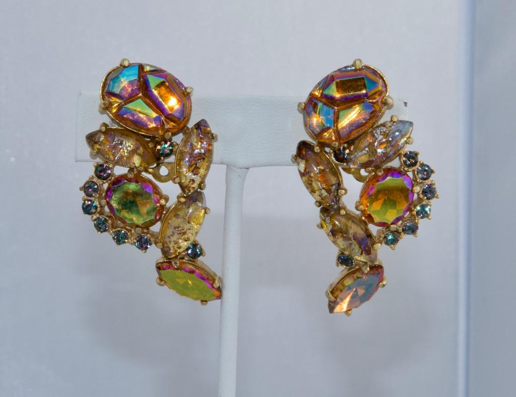 BEAUTIFUL VINTAGE SCHIAPARELLI NECKLACE AND EARRING SET