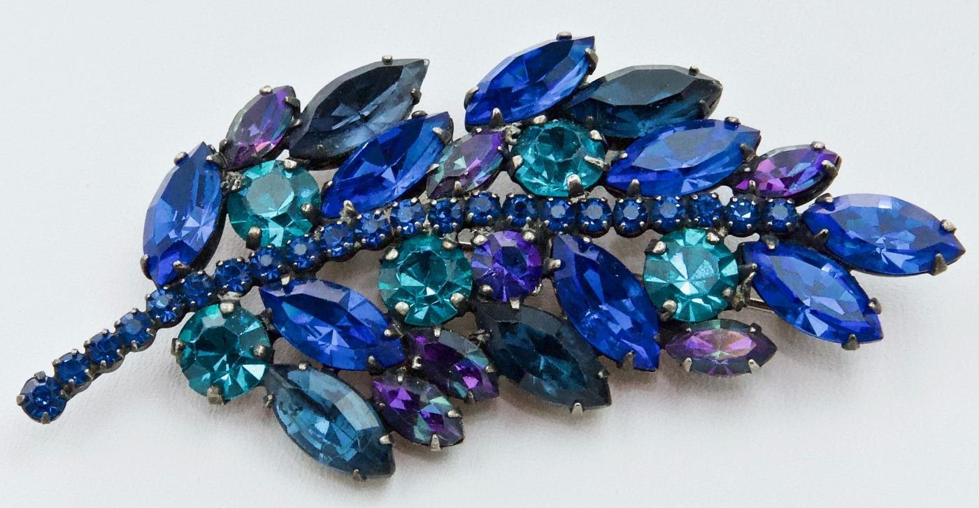 Beautiful WEISS Deep Blue Brooch