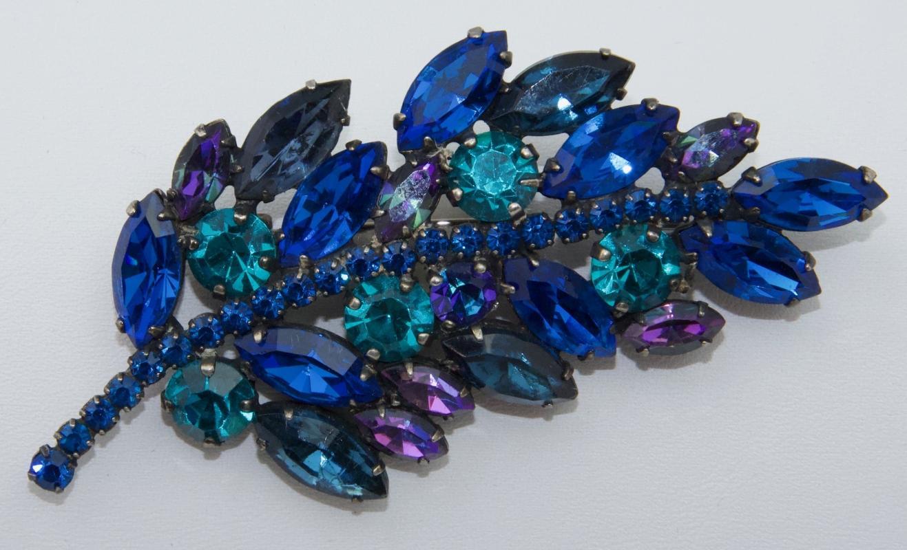 Beautiful WEISS Deep Blue Brooch