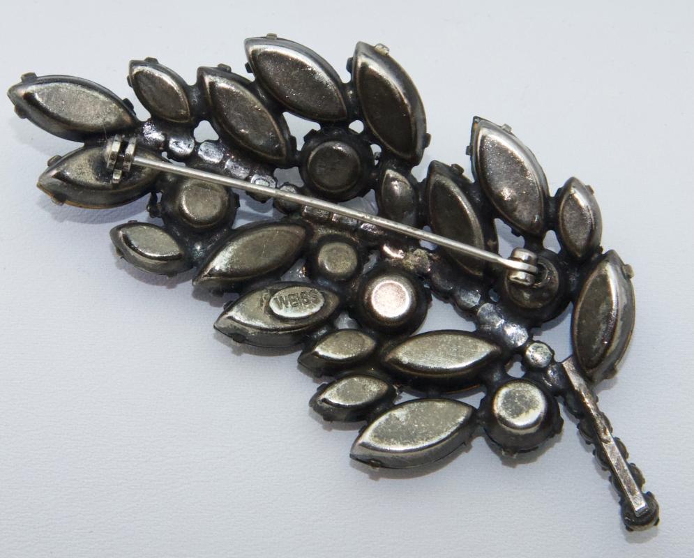 Beautiful WEISS Deep Blue Brooch