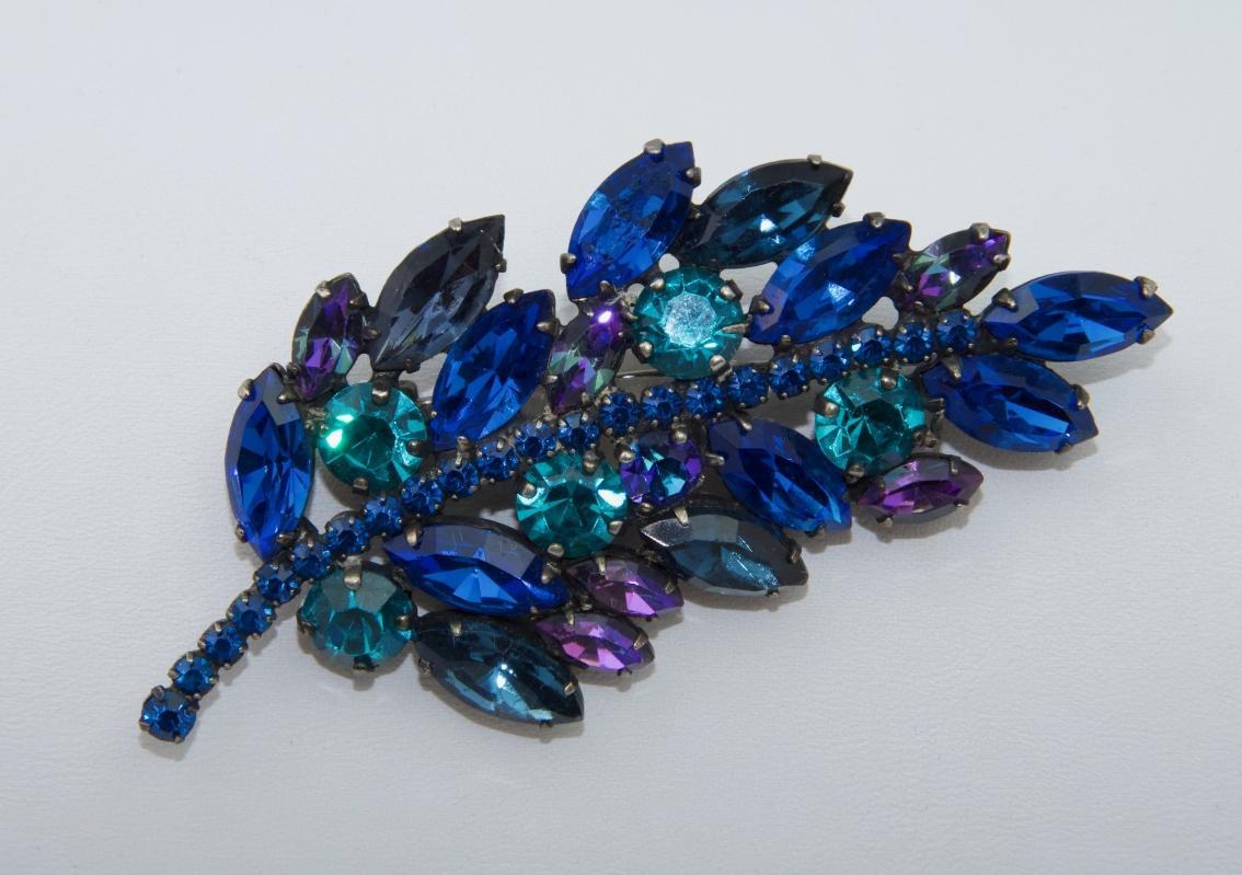 Beautiful WEISS Deep Blue Brooch