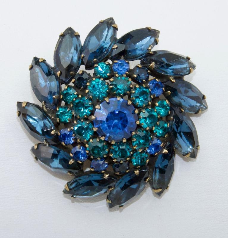 BEAUTIFUL WEISS BLUE BROOCH