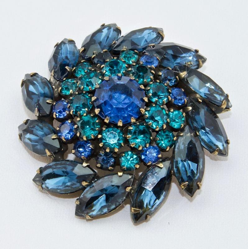 BEAUTIFUL WEISS BLUE BROOCH