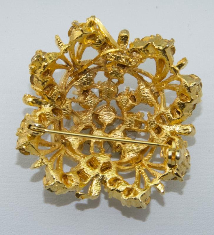 Lovely Green Lisner Brooch