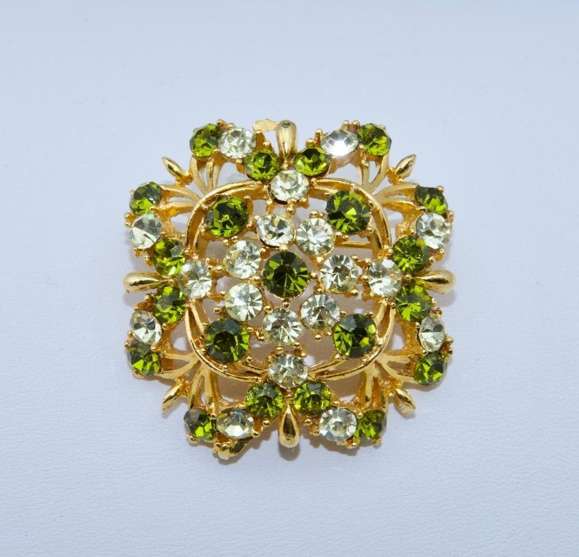 Lovely Green Lisner Brooch