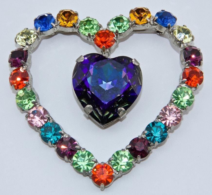 Outstanding Heart Brooch - by Butler & Wilson