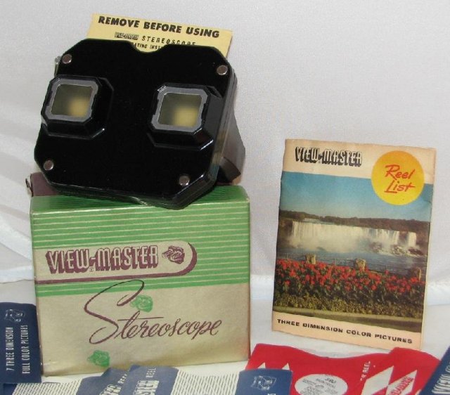 1950s VIEWMASTER WITH CANADIAN REELS