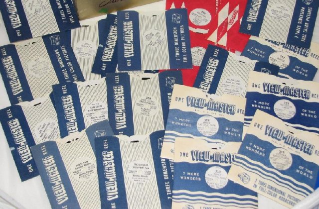 1950s VIEWMASTER WITH CANADIAN REELS