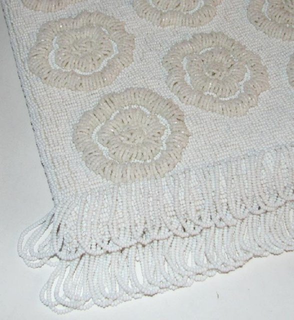 VINTAGE WHITE SEED PEARL BEADED PURSE