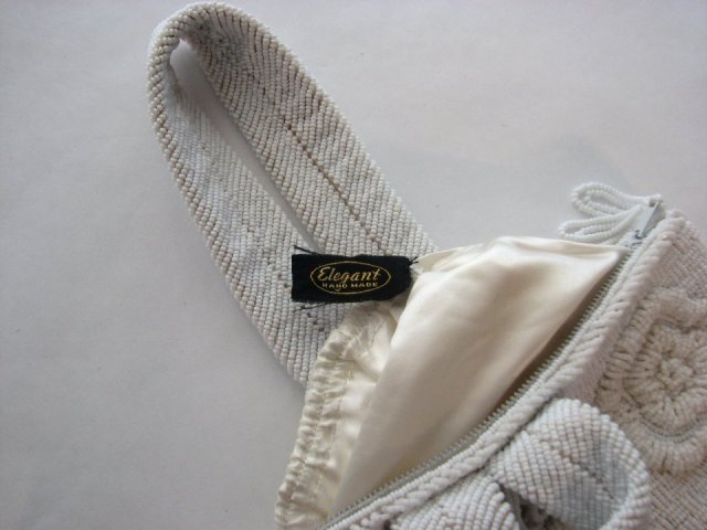 VINTAGE WHITE SEED PEARL BEADED PURSE