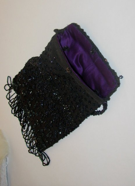 BEAUTFUL ANTIQUE PURSE ADORNED WITH BLUE IRRIDIZED