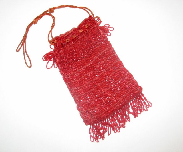 BEAUTIFUL RED BEADED PURSE