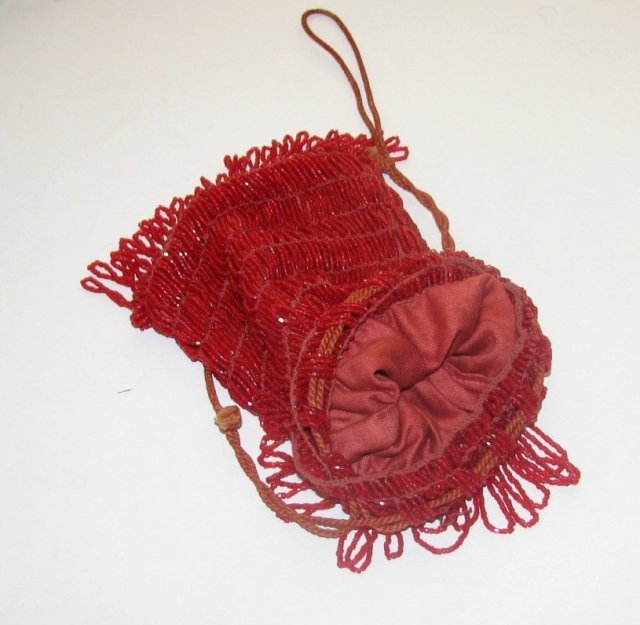 BEAUTIFUL RED BEADED PURSE