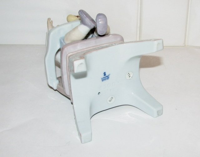 LLADRO FIGURINE #6300 - TODDLER BOY WITH RUBBER DUCKY