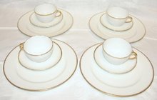 HAVILAND LIMOGES DINNERWARE SET