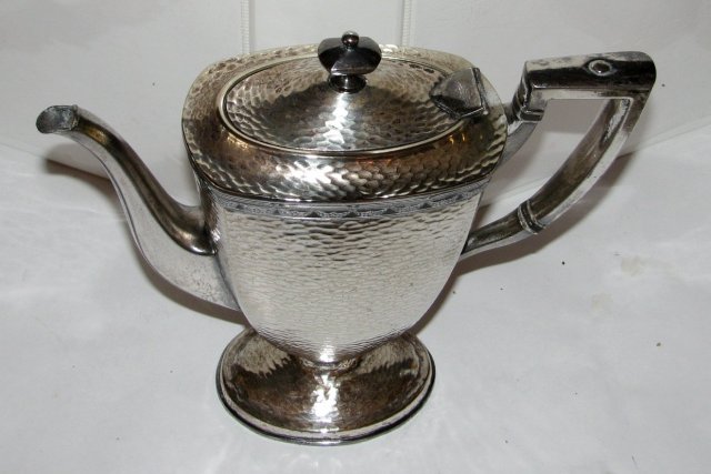 GORGEOUS VINTAGE SILVERPLATE TEAPOT