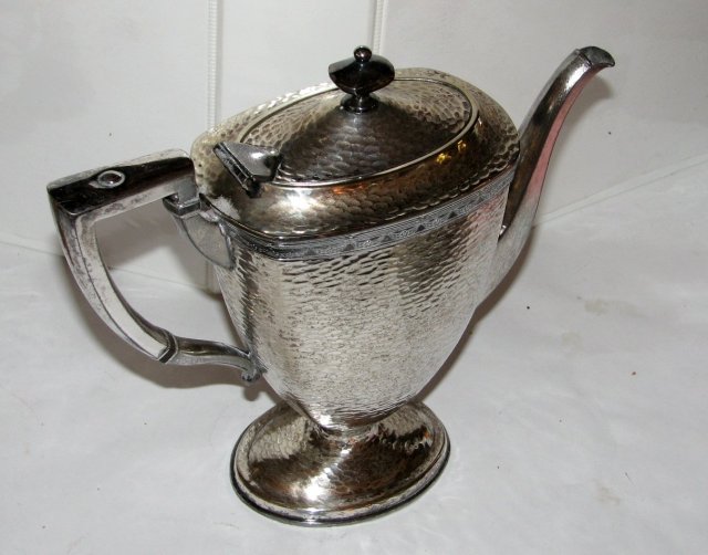 GORGEOUS VINTAGE SILVERPLATE TEAPOT