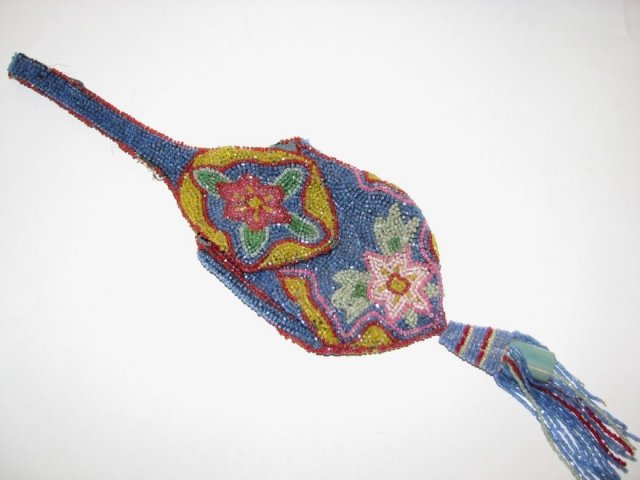 VINTAGE GLASS BEADED PURSE
