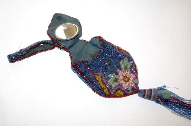 VINTAGE GLASS BEADED PURSE