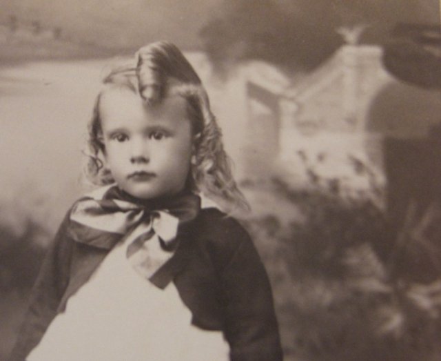 Sweet Portrait of a Young Girl - CABINET CARD