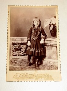 Adorable Young Girl With Curls - CABINET CARD